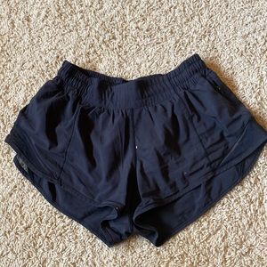 Lululemon Hotty Hot Low Rise 2.5” Shorts Women